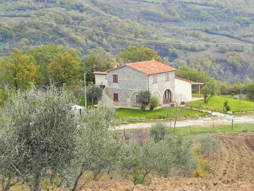 Semproniano Agriturismo Sugheretello מראה חיצוני תמונה