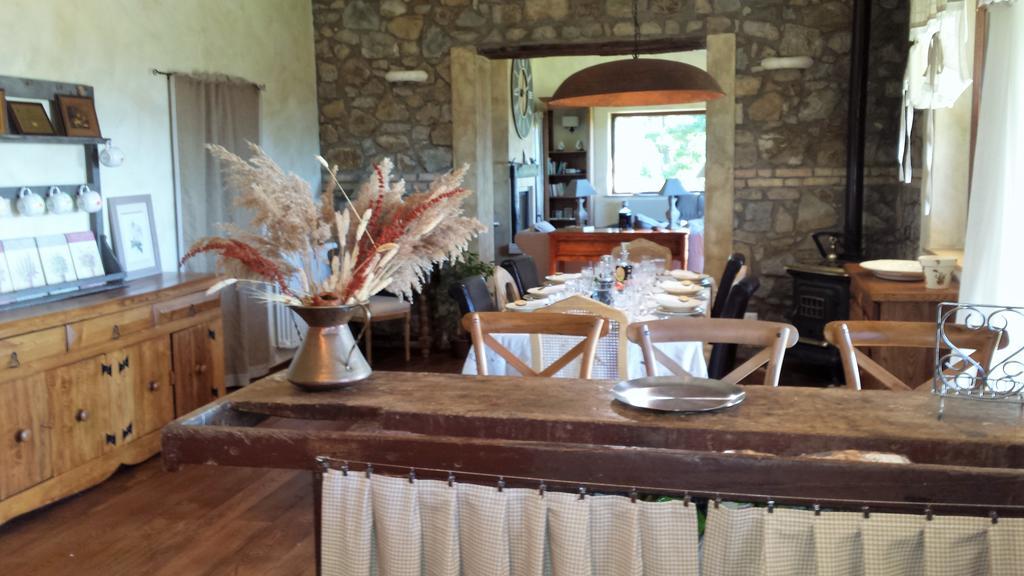 Semproniano Agriturismo Sugheretello מראה חיצוני תמונה