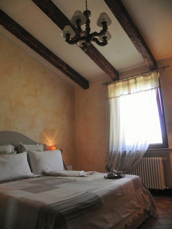 Semproniano Agriturismo Sugheretello חדר תמונה