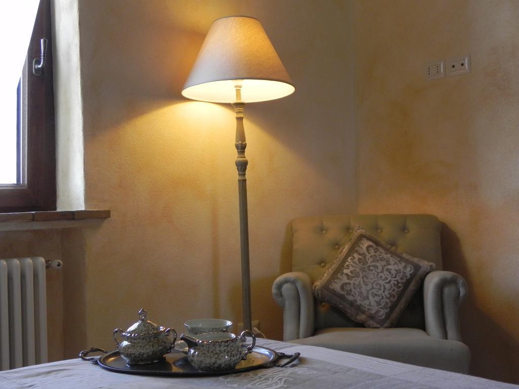 Semproniano Agriturismo Sugheretello חדר תמונה
