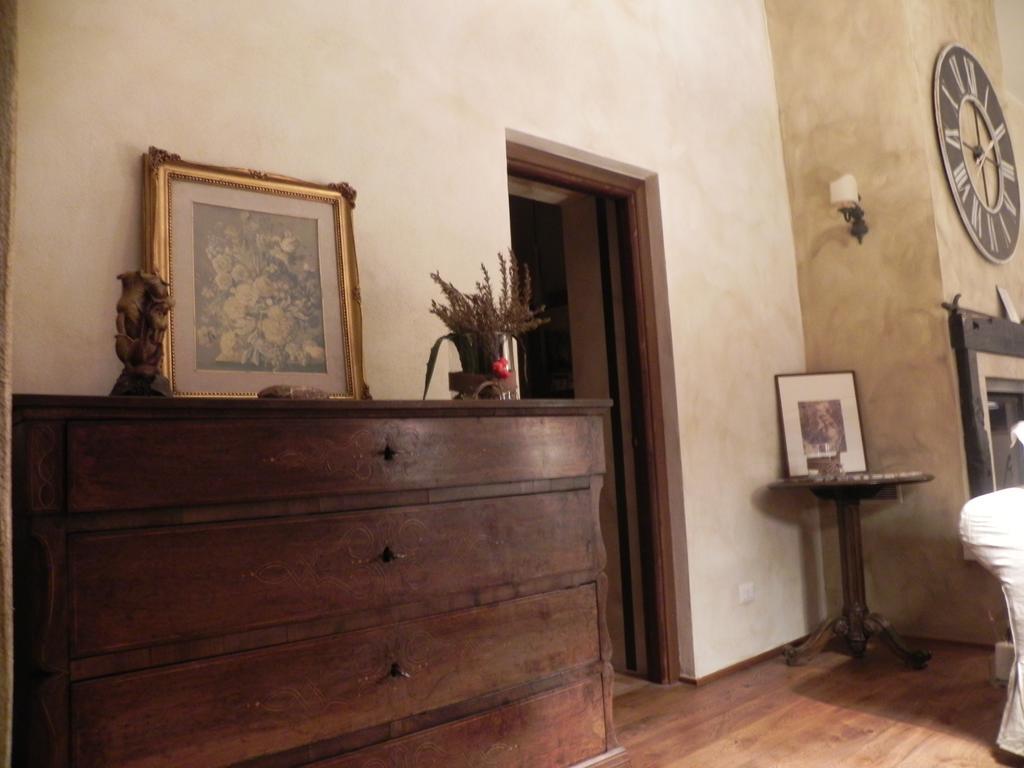 Semproniano Agriturismo Sugheretello מראה חיצוני תמונה