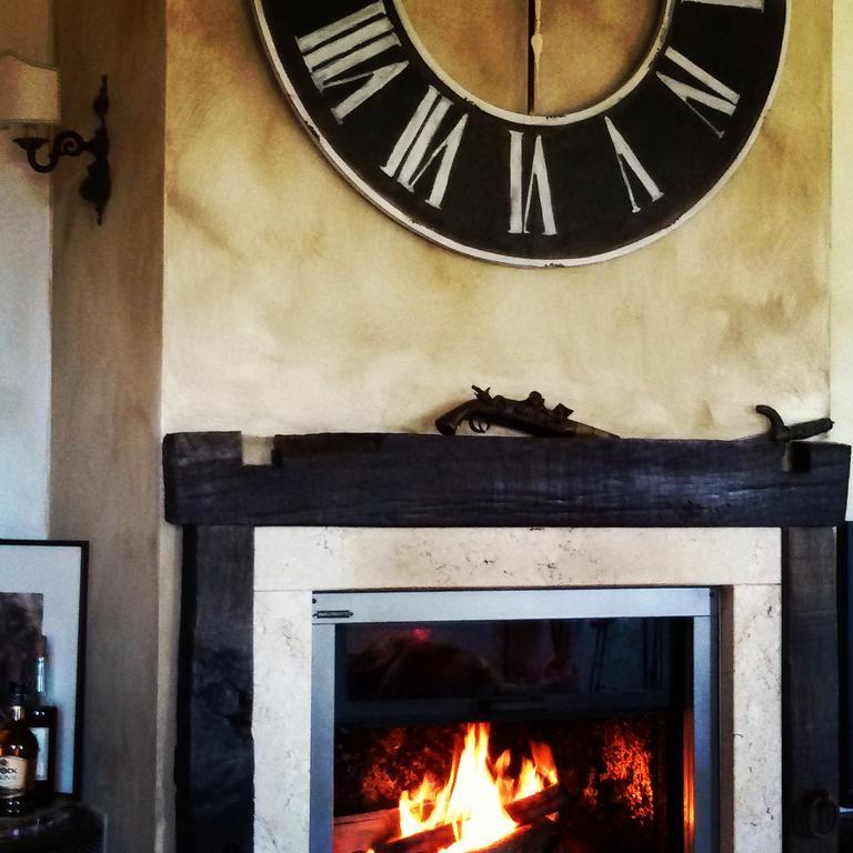 Semproniano Agriturismo Sugheretello מראה חיצוני תמונה