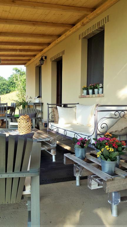 Semproniano Agriturismo Sugheretello מראה חיצוני תמונה