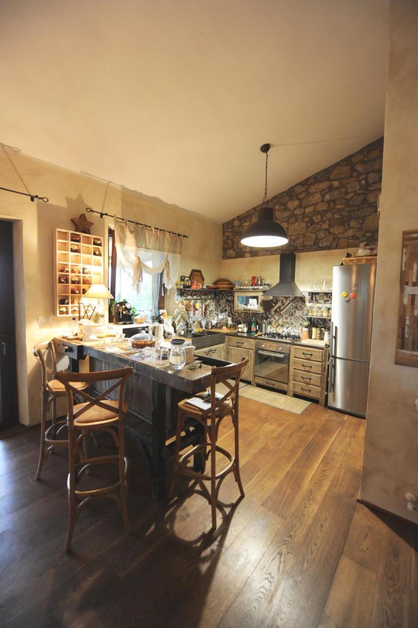 Semproniano Agriturismo Sugheretello מראה חיצוני תמונה